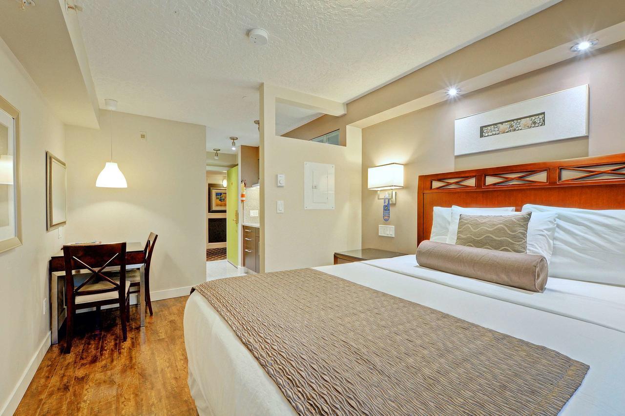 Red Lion Inn And Suites Victoria Saanich Kültér fotó