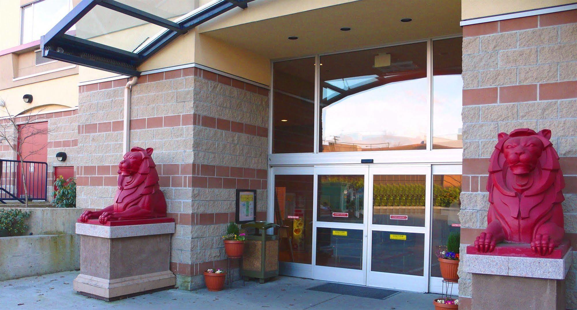 Red Lion Inn And Suites Victoria Saanich Kültér fotó