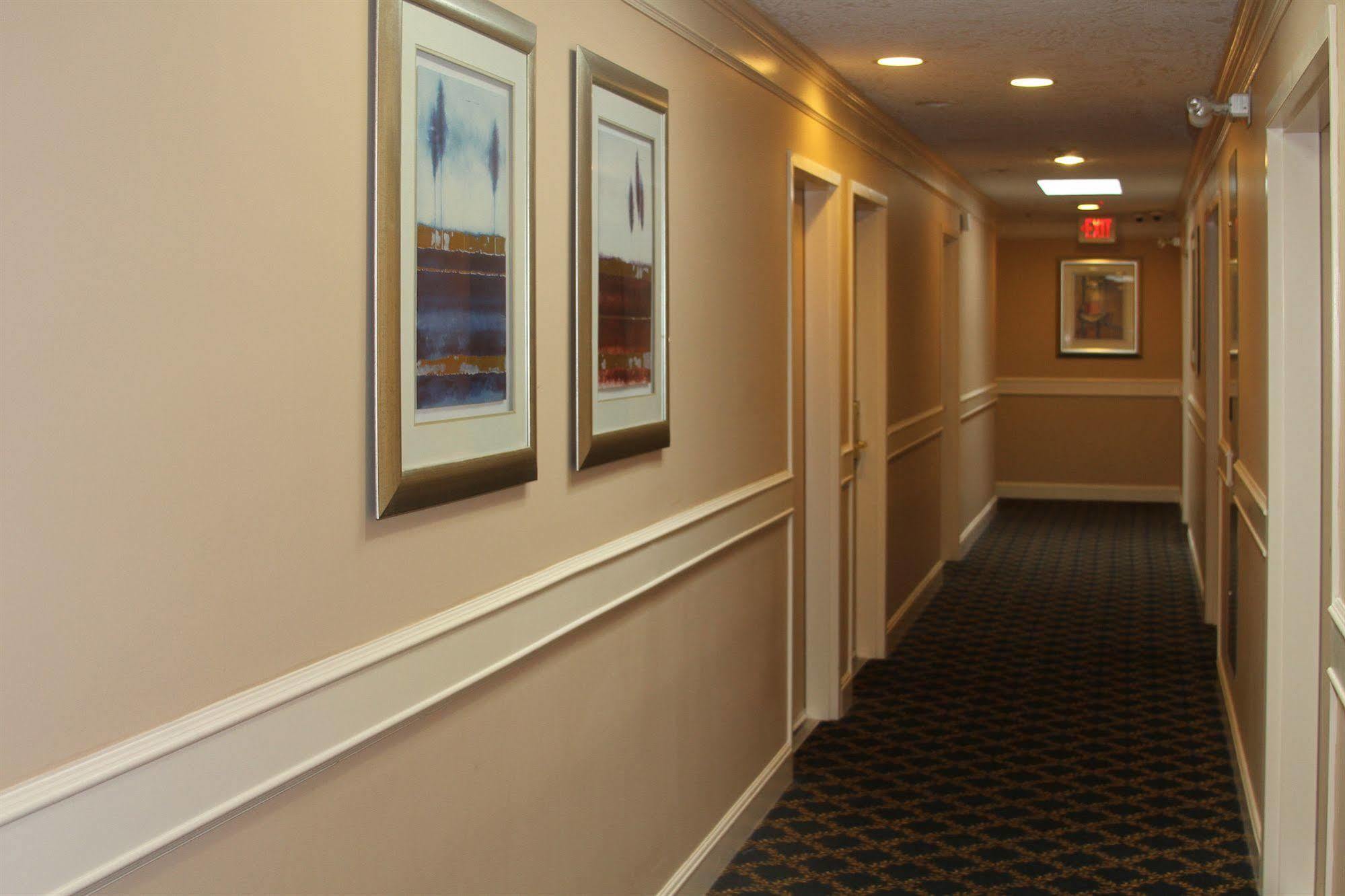 Red Lion Inn And Suites Victoria Saanich Kültér fotó